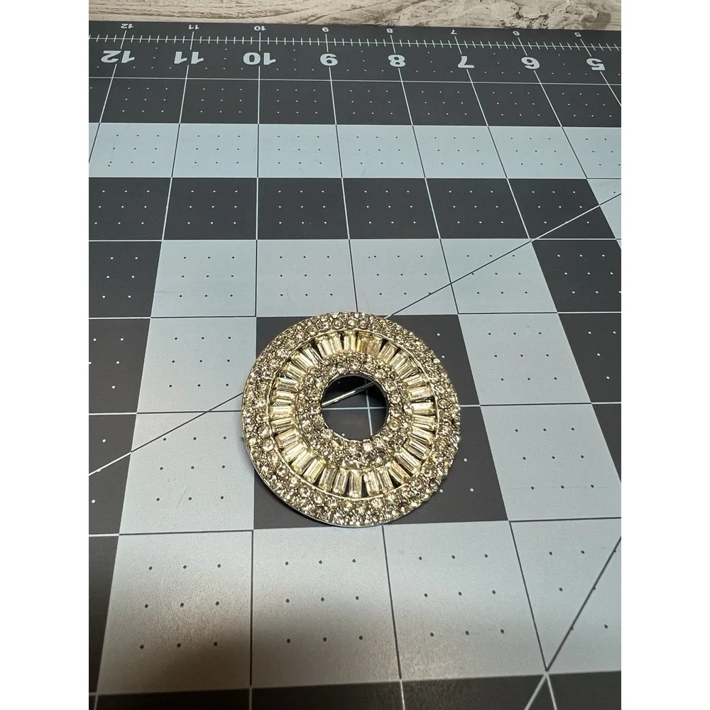 1930's Art Deco Crystal Target‎ Brooch Pin Missing One Stone